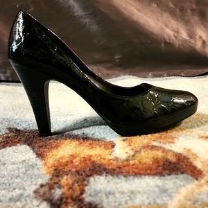 Fioni Faux Leather Black Pumps New